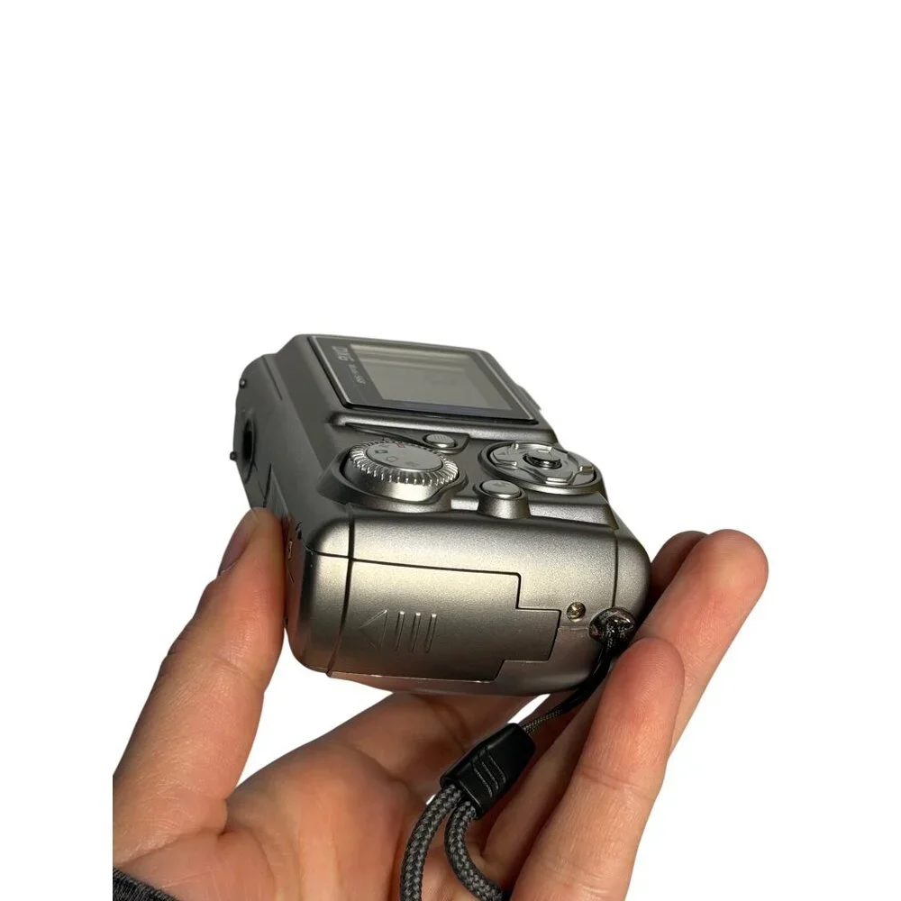 DXG 5.1MP Digital Camera Retro Y2K‎ Silver Digicam 4x Zoom Model 568 Nostalgic